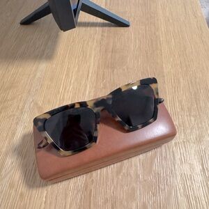 Illesteva Lisbon Sunglasses - Tortoise